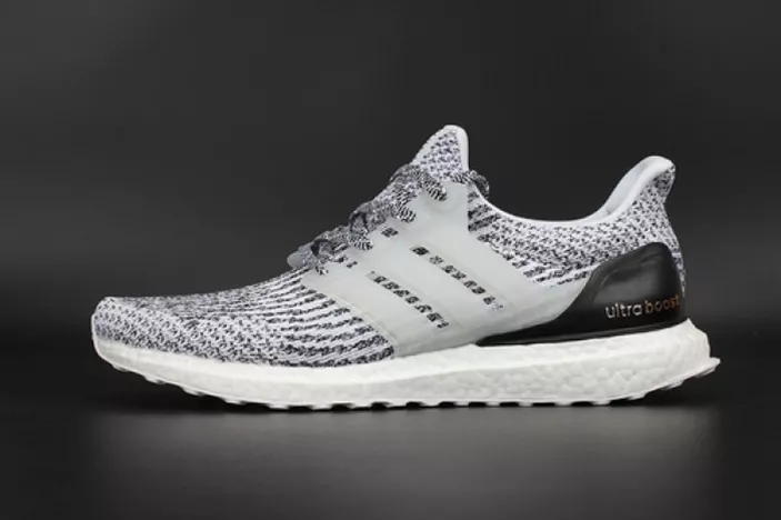 8597 ADIDAS ULTRA BOOST OREO  WHITE BLACK MENS S DailyWear 1901