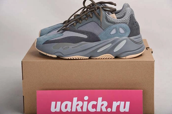 WellDesigned 3286 ADIDAS YEEZY BOOST 700 TEAL BLUE - FW 1755