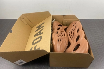 Lightweight 7206 adidas Yeezy Foam RNR Clay Red  HP 1628