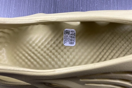 Trendy 1590 adidas Yeezy Foam RNNR Sulfur  GV 1638