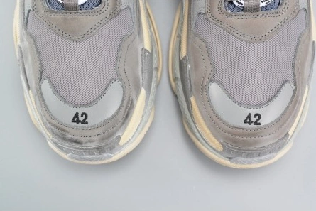191 BALENCIAGA 17FW TRIPLE S WASHED SHOW SNEA GREY  MENS AED Resilient 2074