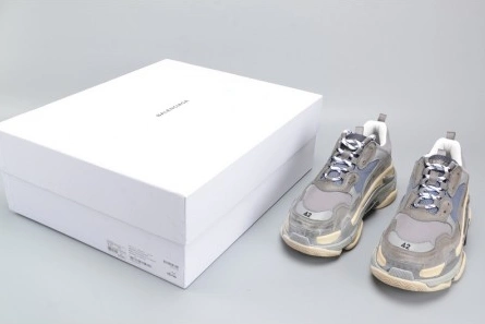 191 BALENCIAGA 17FW TRIPLE S WASHED SHOW SNEA GREY  MENS AED Resilient 2074