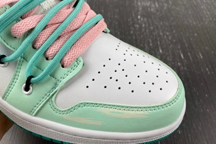 Efficient 7049 Jordan 1 Low DC0774-132
