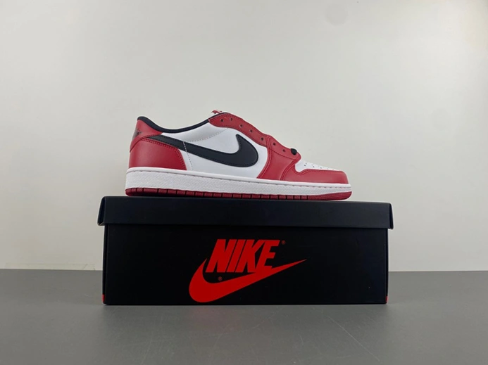 Efficient 7607 Jordan 1 Retro Low Chicago  705329-600