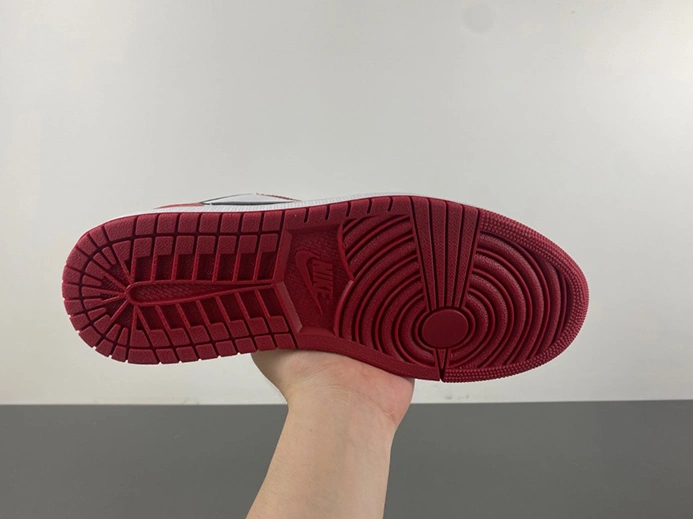 Efficient 7607 Jordan 1 Retro Low Chicago  705329-600