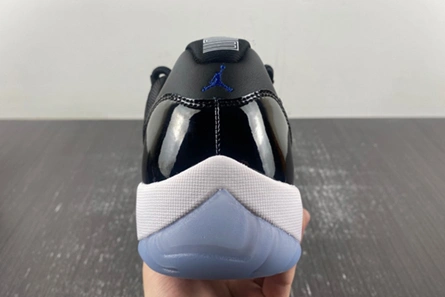 Cozy 2688 Air Jordan 11 low “Space Jam”  FV5104- 694