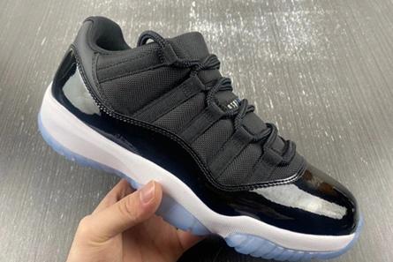 Cozy 2688 Air Jordan 11 low “Space Jam”  FV5104- 694
