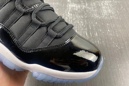 Cozy 2688 Air Jordan 11 low “Space Jam”  FV5104- 694