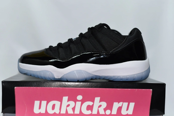 Cozy 2688 Air Jordan 11 low “Space Jam”  FV5104- 694