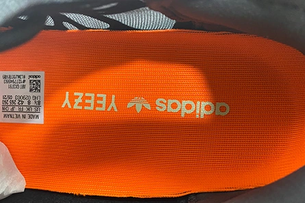 1891 YEEZY BOOST 350V2 MONO CINDER GX Timeless 1681