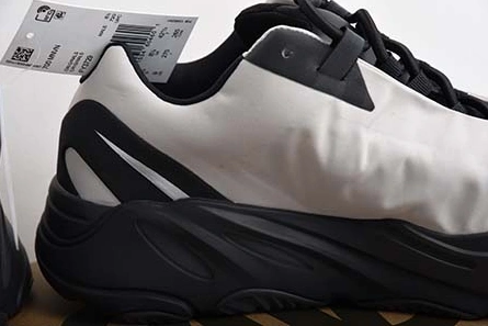 939 Yeezy Boost 700 MNVN Bone FY Comfortable 1725