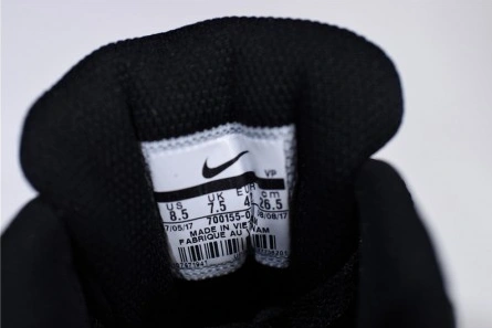 Classic 9643 Air Max 90 Premium 'Black Gold' - Nike - 700155- 1347