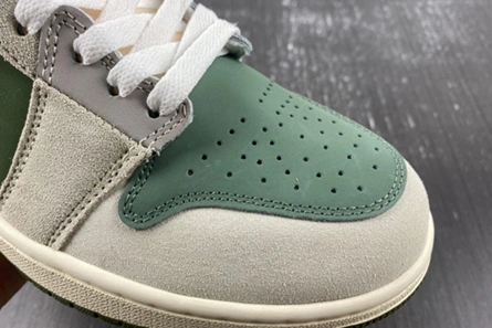 StreetReady 1982 Air Jordan 1 Low FD6819- 83