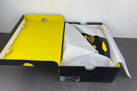 Trendsetting 3575 Jordan 4 Retro Thunder (2023)  DH6927- 487
