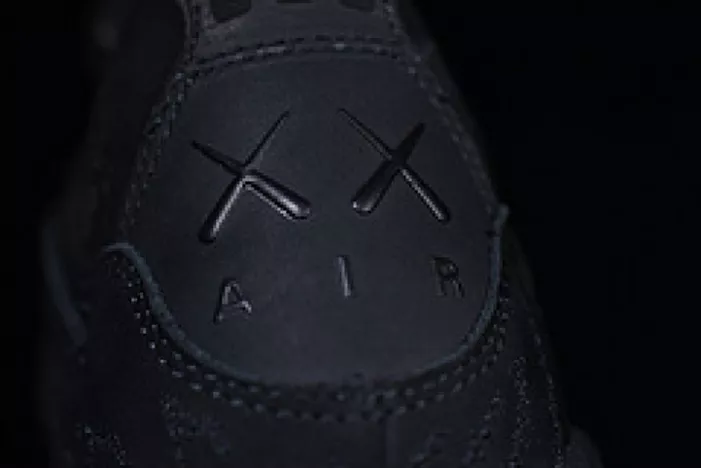 2906 Nike Air Jordan 4 retro kaws black 930155- Vibrant 540