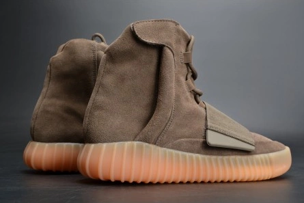WellDesigned 4400 adidas Yeezy 750 Boost Light Brown BY 1779