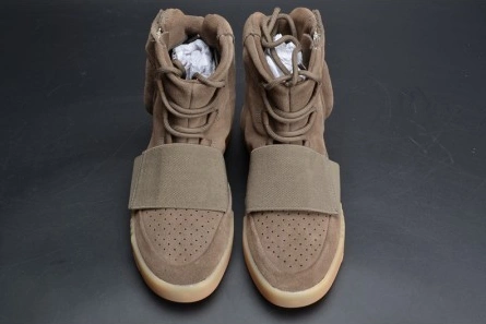 WellDesigned 4400 adidas Yeezy 750 Boost Light Brown BY 1779