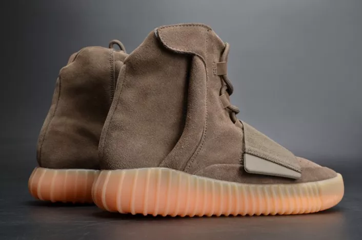 WellDesigned 4400 adidas Yeezy 750 Boost Light Brown BY 1779