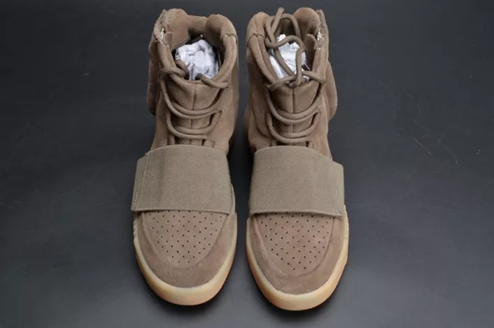 WellDesigned 4400 adidas Yeezy 750 Boost Light Brown BY 1779