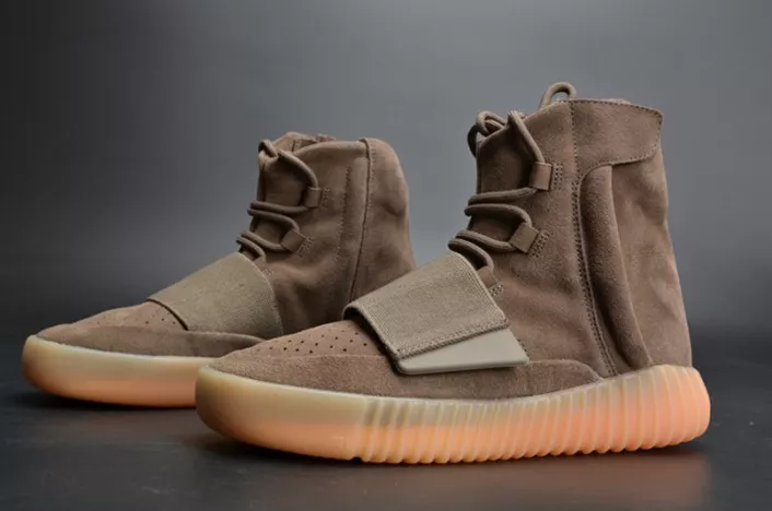 WellDesigned 4400 adidas Yeezy 750 Boost Light Brown BY 1779