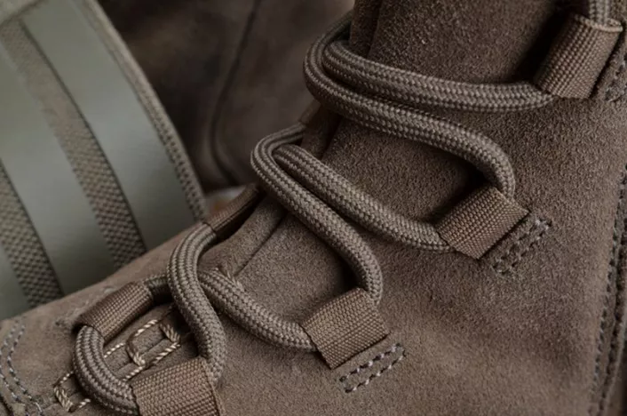 WellDesigned 4400 adidas Yeezy 750 Boost Light Brown BY 1779