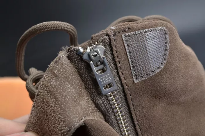 WellDesigned 4400 adidas Yeezy 750 Boost Light Brown BY 1779