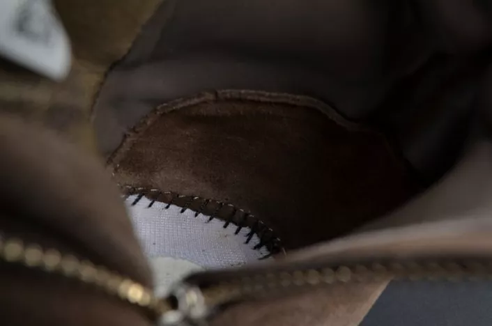 WellDesigned 4400 adidas Yeezy 750 Boost Light Brown BY 1779