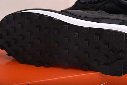 Vibrant 5421 NIKE LD WAFFLE SACAI BLACK NYLON - BV0073- 1215