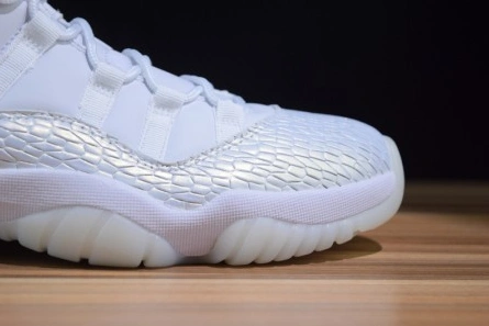 Bold 6257 Air Jordan 11 Low Heiress Frost White 897331- 715