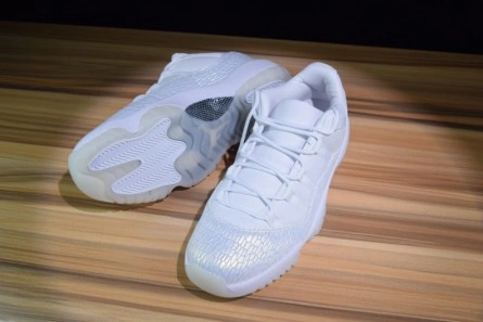 Bold 6257 Air Jordan 11 Low Heiress Frost White 897331- 715