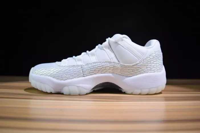 Bold 6257 Air Jordan 11 Low Heiress Frost White 897331- 715