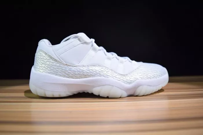 Bold 6257 Air Jordan 11 Low Heiress Frost White 897331- 715