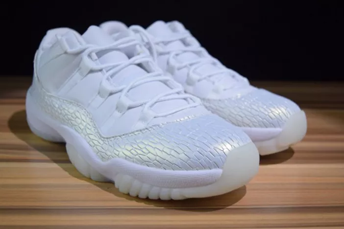 Bold 6257 Air Jordan 11 Low Heiress Frost White 897331- 715