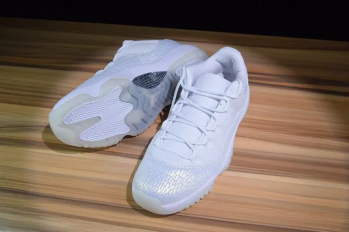 Bold 6257 Air Jordan 11 Low Heiress Frost White 897331- 715