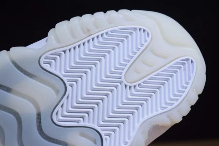 Bold 6257 Air Jordan 11 Low Heiress Frost White 897331- 715