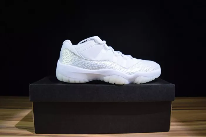Bold 6257 Air Jordan 11 Low Heiress Frost White 897331- 715