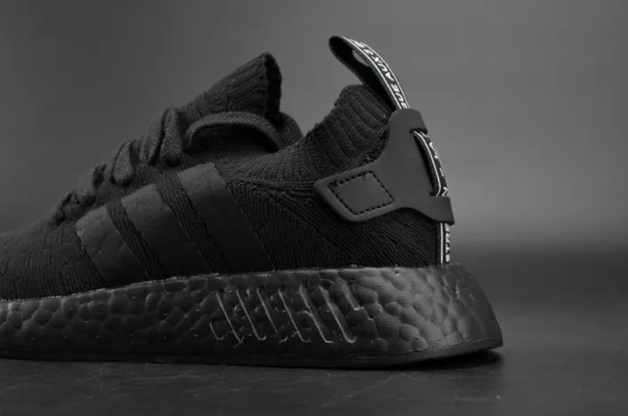 Comfortable 6747 ADIDAS Originals NMD R2 Primeknit Triple Black Sneaker  BY 1840