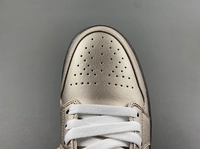 Classic Jordan 1 Low SE Metallic Zinc HQ3529-099 19