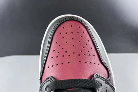 Jordan 1 Mid 554724-066 Stylish 233