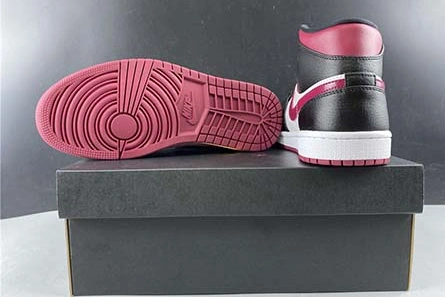 Jordan 1 Mid 554724-066 Stylish 233