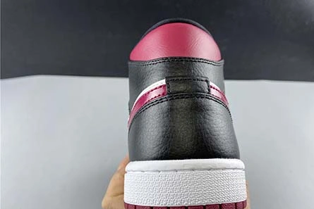 Jordan 1 Mid 554724-066 Stylish 233