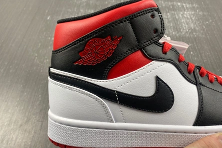 Fashionable Jordan 1 Mid Gym Red Black Toe DQ8426-106 57