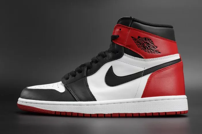 Cozy Jordan 1 Retro Black Toe 555088-125 317