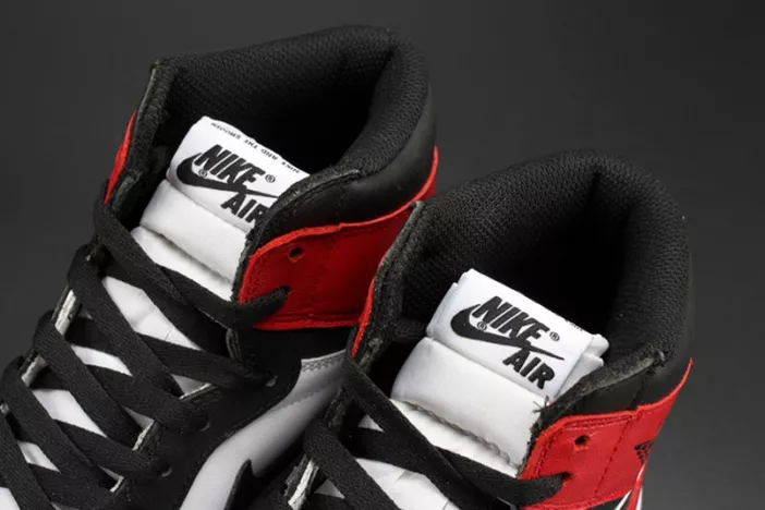 Cozy Jordan 1 Retro Black Toe 555088-125 317
