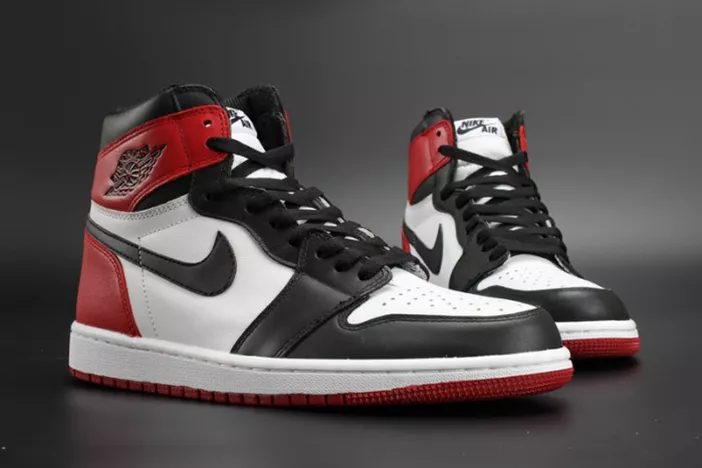 Cozy Jordan 1 Retro Black Toe 555088-125 317
