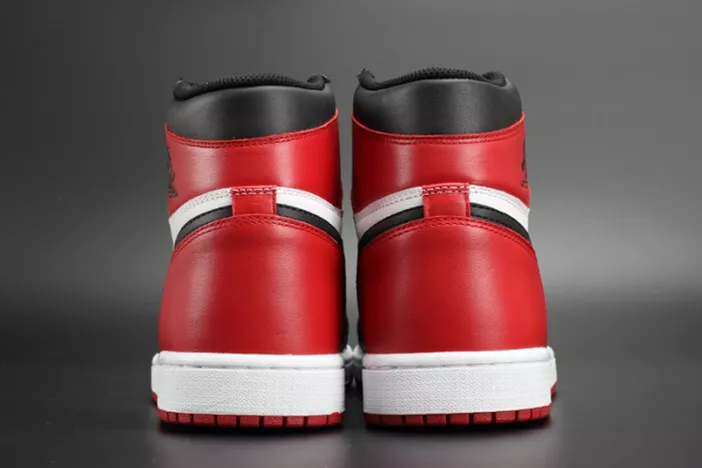 Cozy Jordan 1 Retro Black Toe 555088-125 317