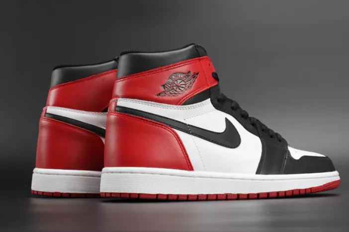 Cozy Jordan 1 Retro Black Toe 555088-125 317