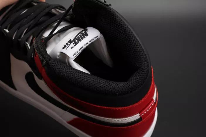 Cozy Jordan 1 Retro Black Toe 555088-125 317