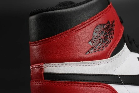 Cozy Jordan 1 Retro Black Toe 555088-125 317