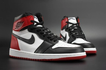 Cozy Jordan 1 Retro Black Toe 555088-125 317